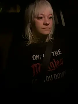 poussichienne online show from February 2026 04:14:01 AM