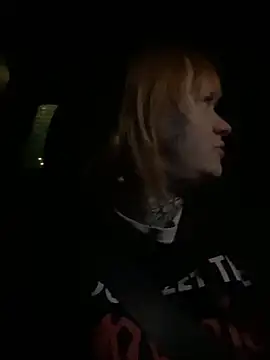 poussichienne online show from March 2026 04:25:01 AM