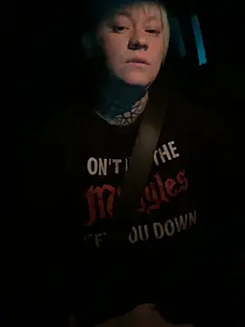 poussichienne online show from March 2026 04:19:02 AM