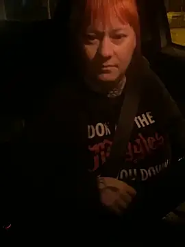 poussichienne online show from March 2026 04:40:01 AM