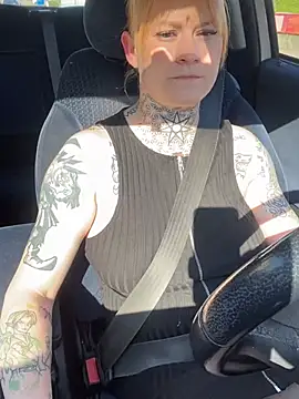 poussichienne online show from April 2026 03:27:02 PM