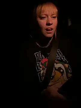 poussichienne online show from April 2026 02:25:02 AM