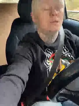 poussichienne online show from February 2026 11:22:02 AM