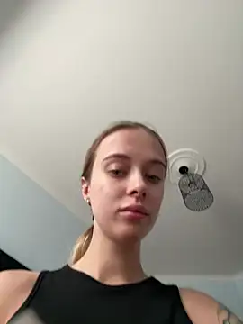 Snapshot of enjoy_my_beauty chatting on June 2026 06:30:01 AM enjoy my beauty online show from June 2026 06:30:01 AM