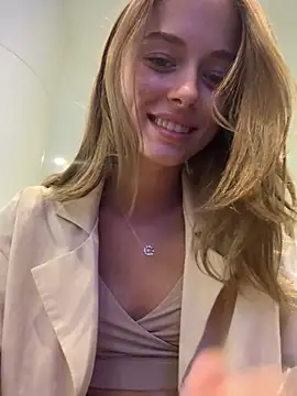 Snapshot of enjoy_my_beauty chatting on February 2025 07:23:01 AM enjoy my beauty online show from February 2025 07:23:01 AM