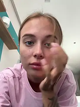 Snapshot of enjoy_my_beauty chatting on February 2025 04:39:02 AM enjoy my beauty online show from February 2025 04:39:02 AM