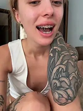 Snapshot of enjoy_my_beauty chatting on July 2026 01:25:02 PM enjoy my beauty online show from July 2026 01:25:02 PM