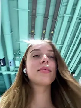 Snapshot of enjoy_my_beauty chatting on March 2025 04:47:02 AM enjoy my beauty online show from March 2025 04:47:02 AM