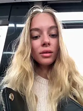 Snapshot of enjoy_my_beauty chatting on October 2025 06:58:01 AM enjoy my beauty online show from October 2025 06:58:01 AM