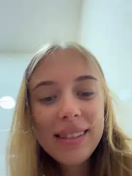 Snapshot of enjoy_my_beauty chatting on February 2025 04:36:01 AM enjoy my beauty online show from February 2025 04:36:01 AM