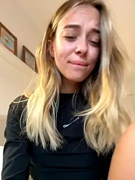 Snapshot of enjoy_my_beauty chatting on September 2025 05:30:01 AM enjoy my beauty online show from September 2025 05:30:01 AM