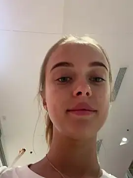 Snapshot of enjoy_my_beauty chatting on February 2025 07:34:01 AM enjoy my beauty online show from February 2025 07:34:01 AM