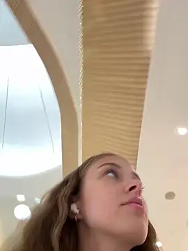 Snapshot of enjoy_my_beauty chatting on March 2025 04:38:01 AM enjoy my beauty online show from March 2025 04:38:01 AM