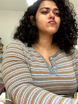 Snapshot of Curvydesifromgermany chatting on October 2025 11:33:02 AM Curvydesifromgermany online show from October 2025 11:33:02 AM