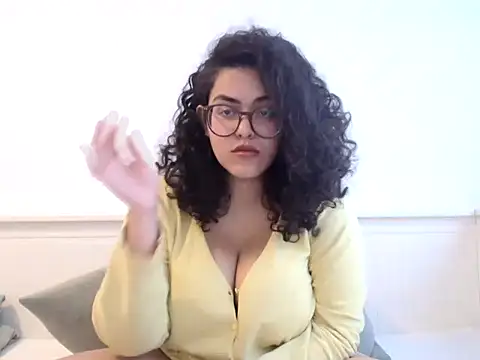 Curvydesifromgermany online show from February 2026 01:27:01 PM