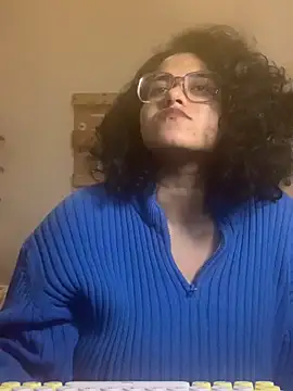 Snapshot of Curvydesifromgermany chatting on January 2025 06:17:02 PM Curvydesifromgermany online show from January 2025 06:17:02 PM