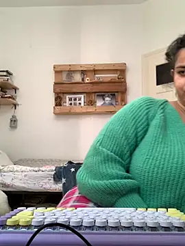 Snapshot of Curvydesifromgermany chatting on September 2025 09:43:01 AM Curvydesifromgermany online show from September 2025 09:43:01 AM