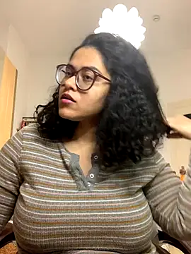 Curvydesifromgermany online show from December 2025 03:21:02 PM