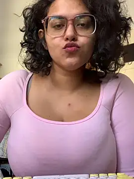 Snapshot of Curvydesifromgermany chatting on February 2025 01:39:02 PM Curvydesifromgermany online show from February 2025 01:39:02 PM