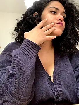 Snapshot of Curvydesifromgermany chatting on October 2025 12:39:02 PM Curvydesifromgermany online show from October 2025 12:39:02 PM