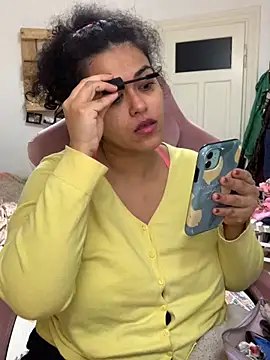 Curvydesifromgermany online show from November 2025 01:26:02 PM