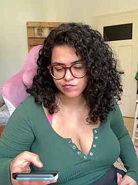 Curvydesifromgermany online show from April 2026 10:33:01 AM