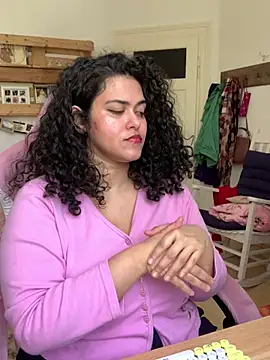 Curvydesifromgermany online show from April 2026 11:01:01 AM