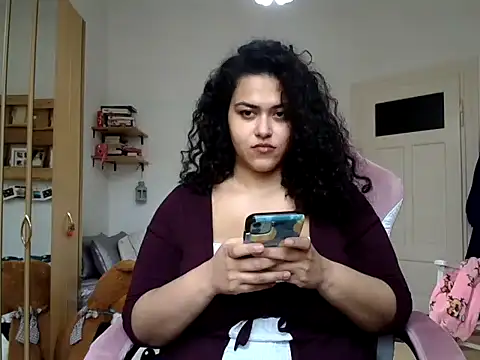 Curvydesifromgermany online show from February 2026 11:54:02 AM