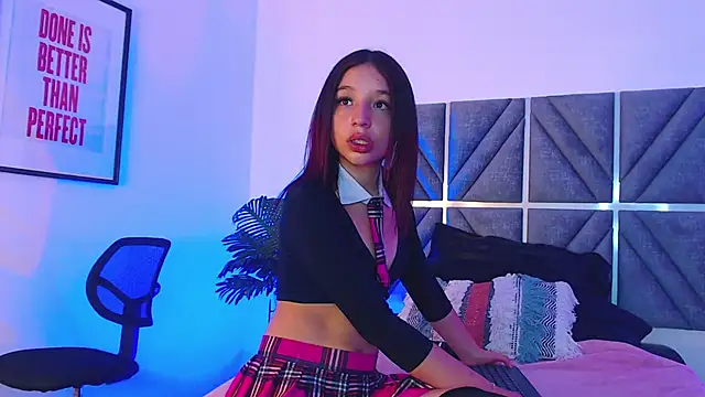 Snapshot of Laura_Dicardy chatting on November 2025 07:25:01 PM Laura Dicardy online show from November 2025 07:25:01 PM