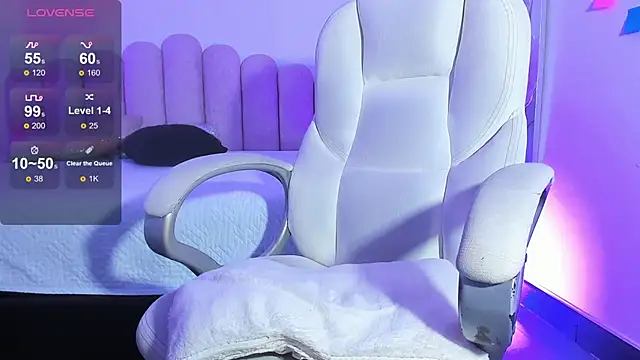 Haanna   online show from February 2025 10:43:02 PM