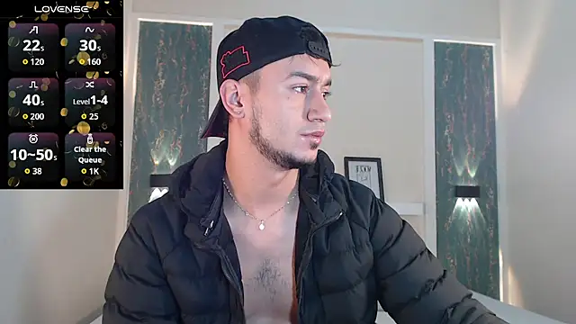 Snapshot of Kevin_Torres chatting on October 2025 02:07:01 PM Kevin Torres online show from October 2025 02:07:01 PM