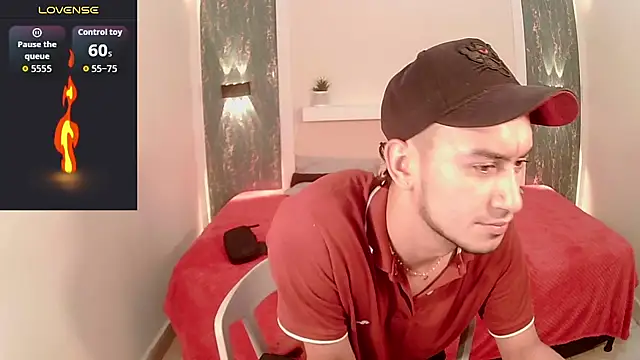 Snapshot of Kevin_Torres chatting on September 2025 06:52:01 PM Kevin Torres online show from September 2025 06:52:01 PM