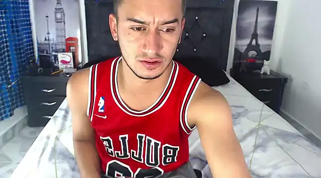 Snapshot of Kevin_Torres chatting on February 2025 08:00:01 PM Kevin Torres online show from February 2025 08:00:01 PM