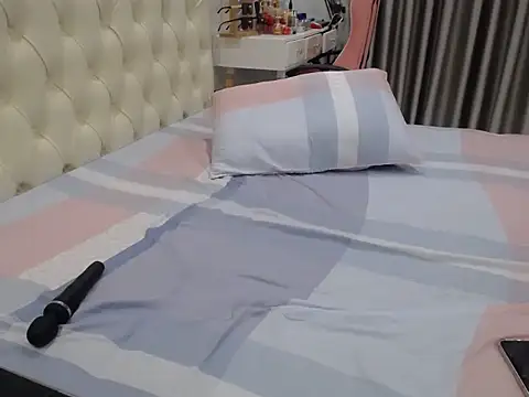 Snapshot of NikkiNi chatting on January 2025 07:17:02 AM NikkiNi online show from January 2025 07:17:02 AM