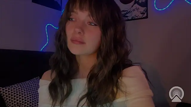 Emilia0 0 7 online show from February 2026 09:04:02 PM