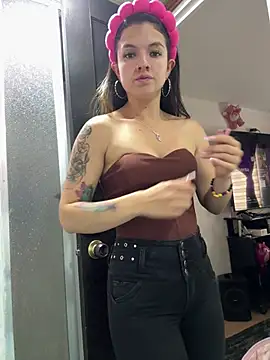 Snapshot of annavi_ chatting on June 2026 05:13:02 PM annavi online show from June 2026 05:13:02 PM