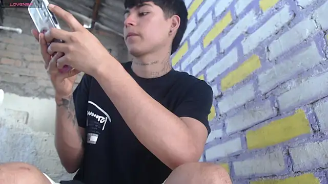 Lukas strong online show from November 2025 02:10:01 PM