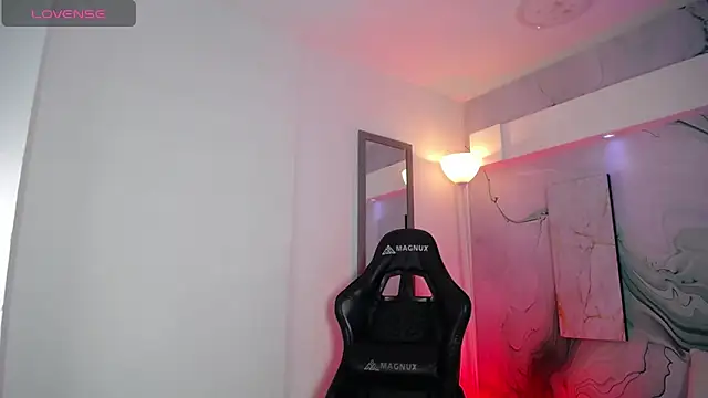 Steev Novoa online show from April 2026 02:46:02 AM