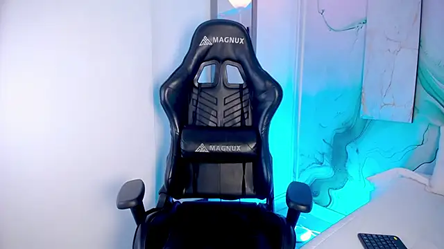 Steev Novoa online show from March 2026 04:22:01 AM