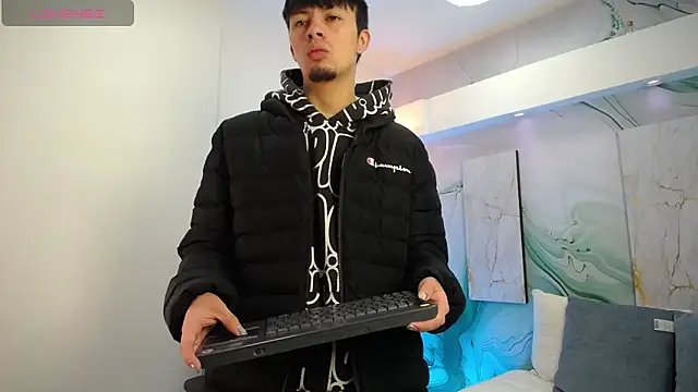 Steev Novoa online show from April 2026 02:35:01 AM