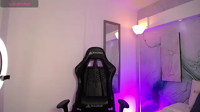 Steev Novoa online show from April 2026 03:24:02 AM