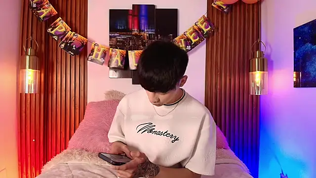 Steev Novoa online show from October 2025 07:13:02 PM