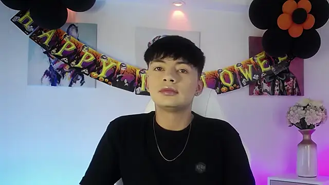 Steev Novoa online show from October 2025 08:54:01 PM