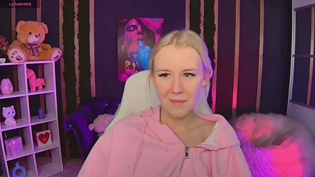 Snapshot of Selenatrend chatting on February 2026 12:05:02 PM Selenatrend online show from February 2026 12:05:02 PM