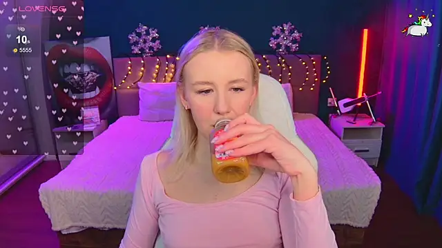 Snapshot of Selenatrend chatting on January 2026 12:11:02 PM Selenatrend online show from January 2026 12:11:02 PM