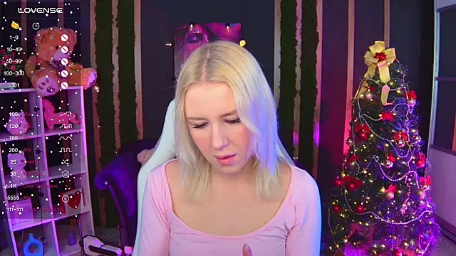 Snapshot of Selenatrend chatting on December 2025 06:15:02 AM Selenatrend online show from December 2025 06:15:02 AM