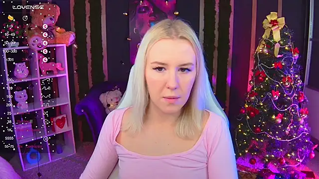 Snapshot of Selenatrend chatting on December 2025 12:10:01 PM Selenatrend online show from December 2025 12:10:01 PM