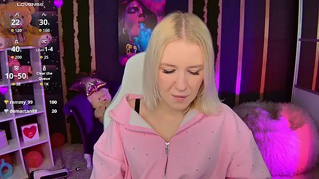 Snapshot of Selenatrend chatting on March 2026 12:13:02 PM Selenatrend online show from March 2026 12:13:02 PM