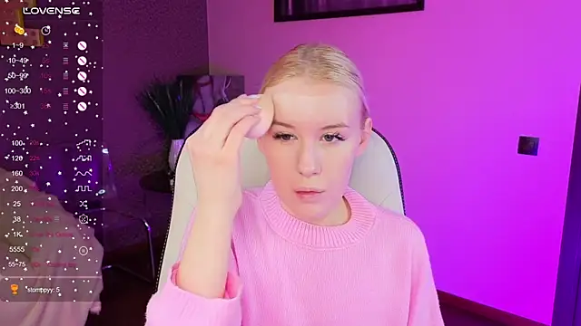 Snapshot of Selenatrend chatting on November 2025 06:13:02 AM Selenatrend online show from November 2025 06:13:02 AM