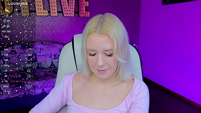 Snapshot of Selenatrend chatting on February 2026 12:13:02 PM Selenatrend online show from February 2026 12:13:02 PM